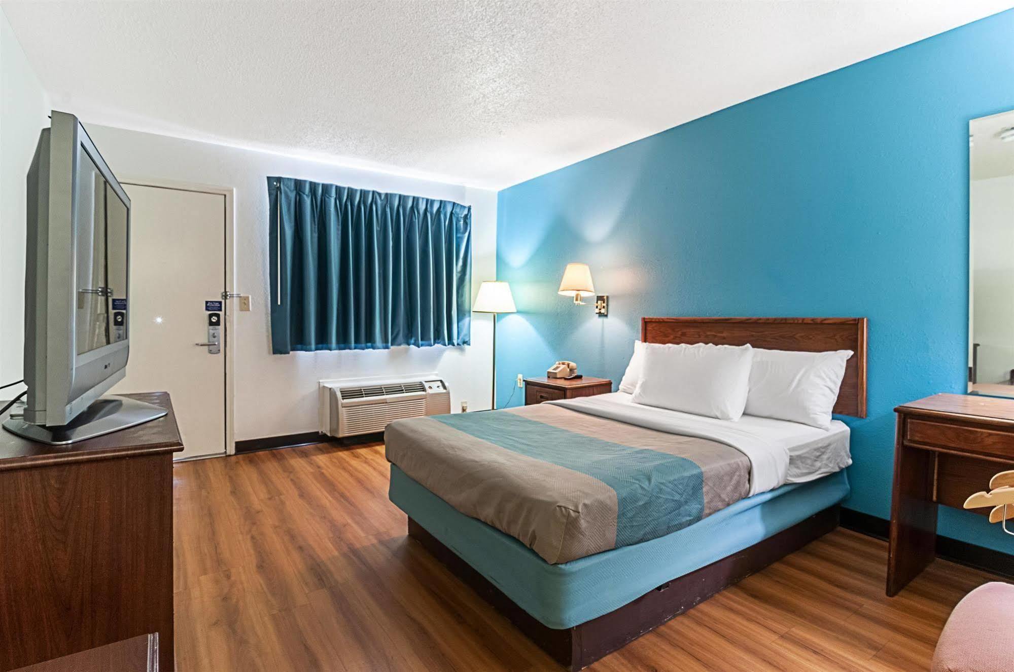 Hotel 6-southgate, Mi - Detroit