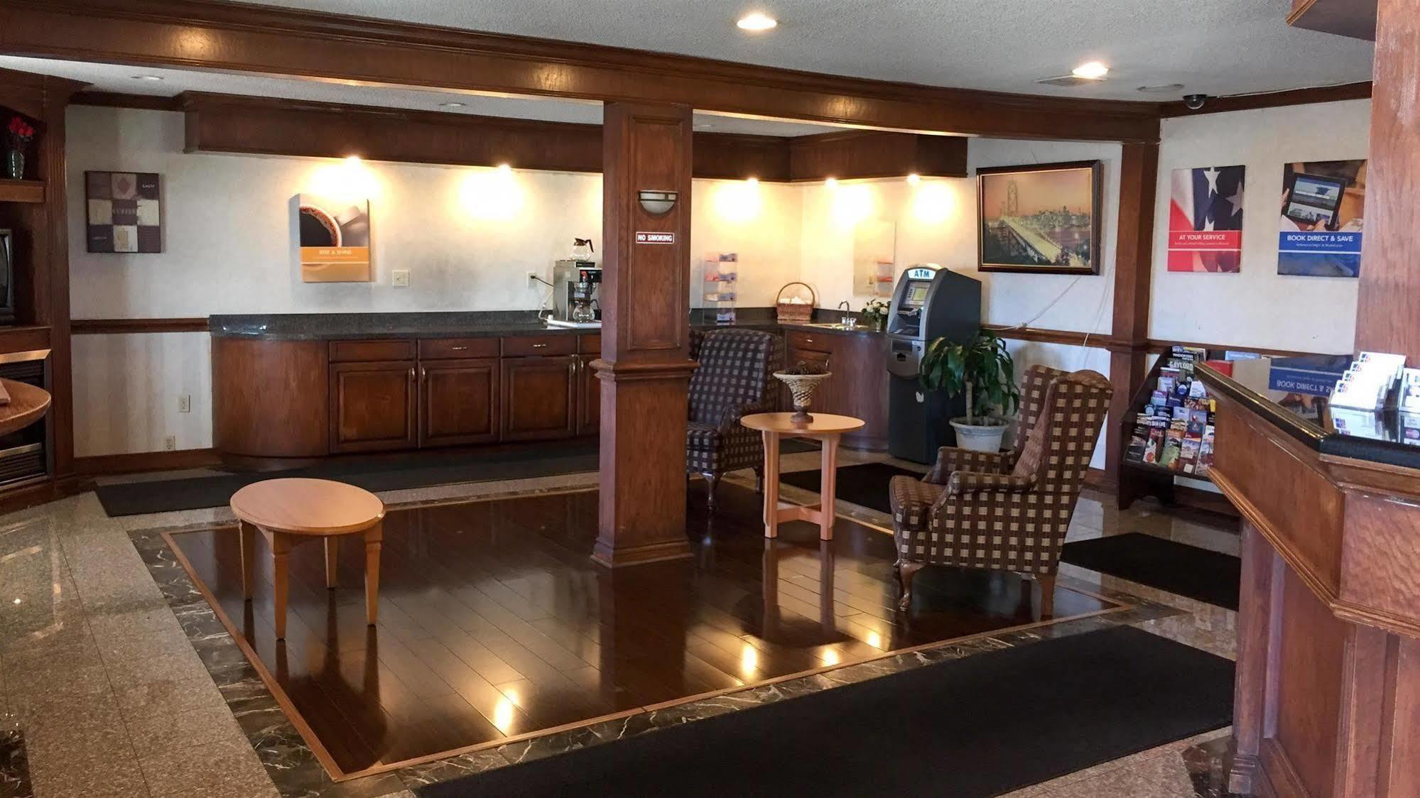 Hotel 6-southgate, Mi - Detroit 2*
