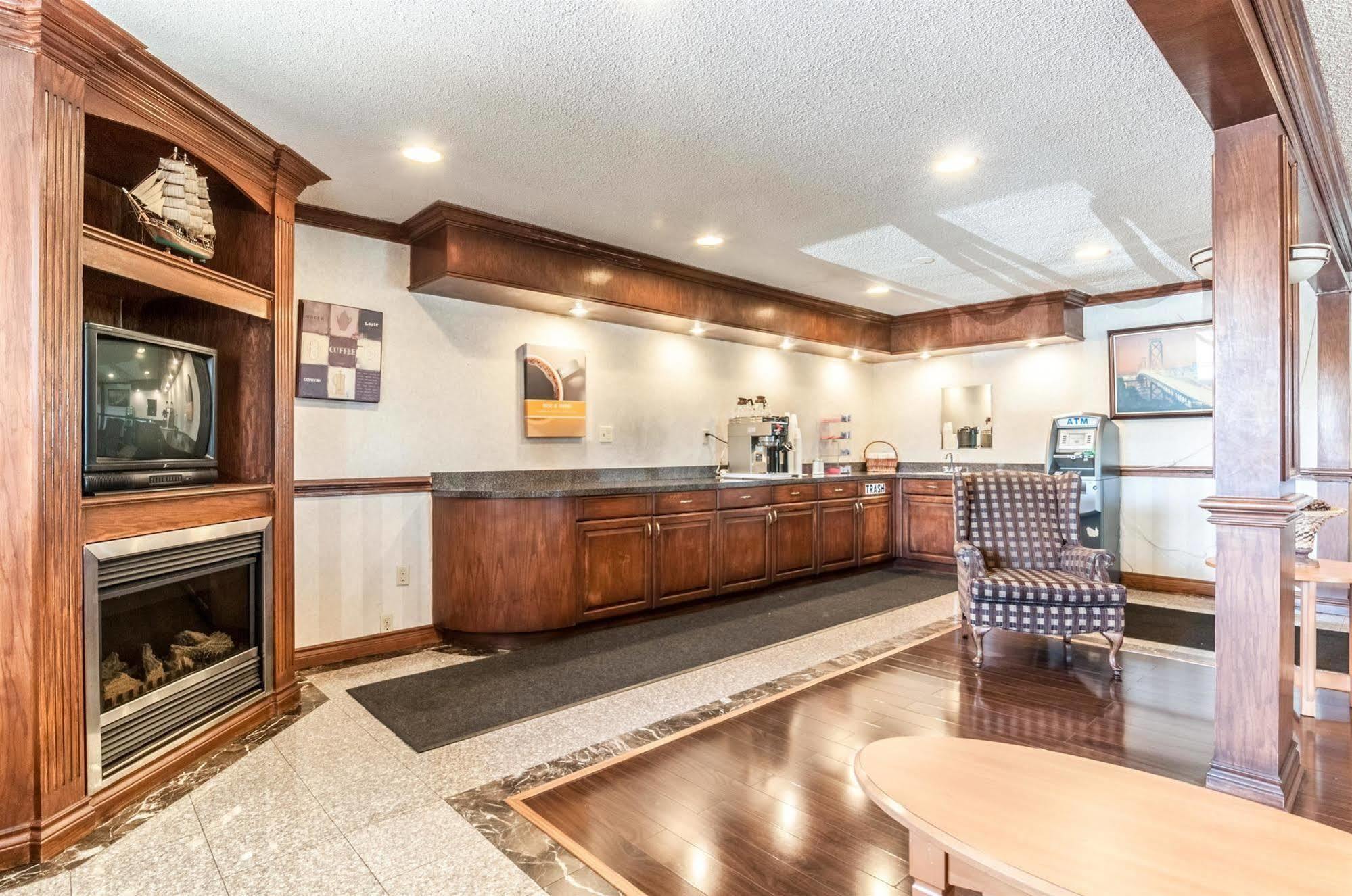 Hotel 6-southgate, Mi - Detroit 2*