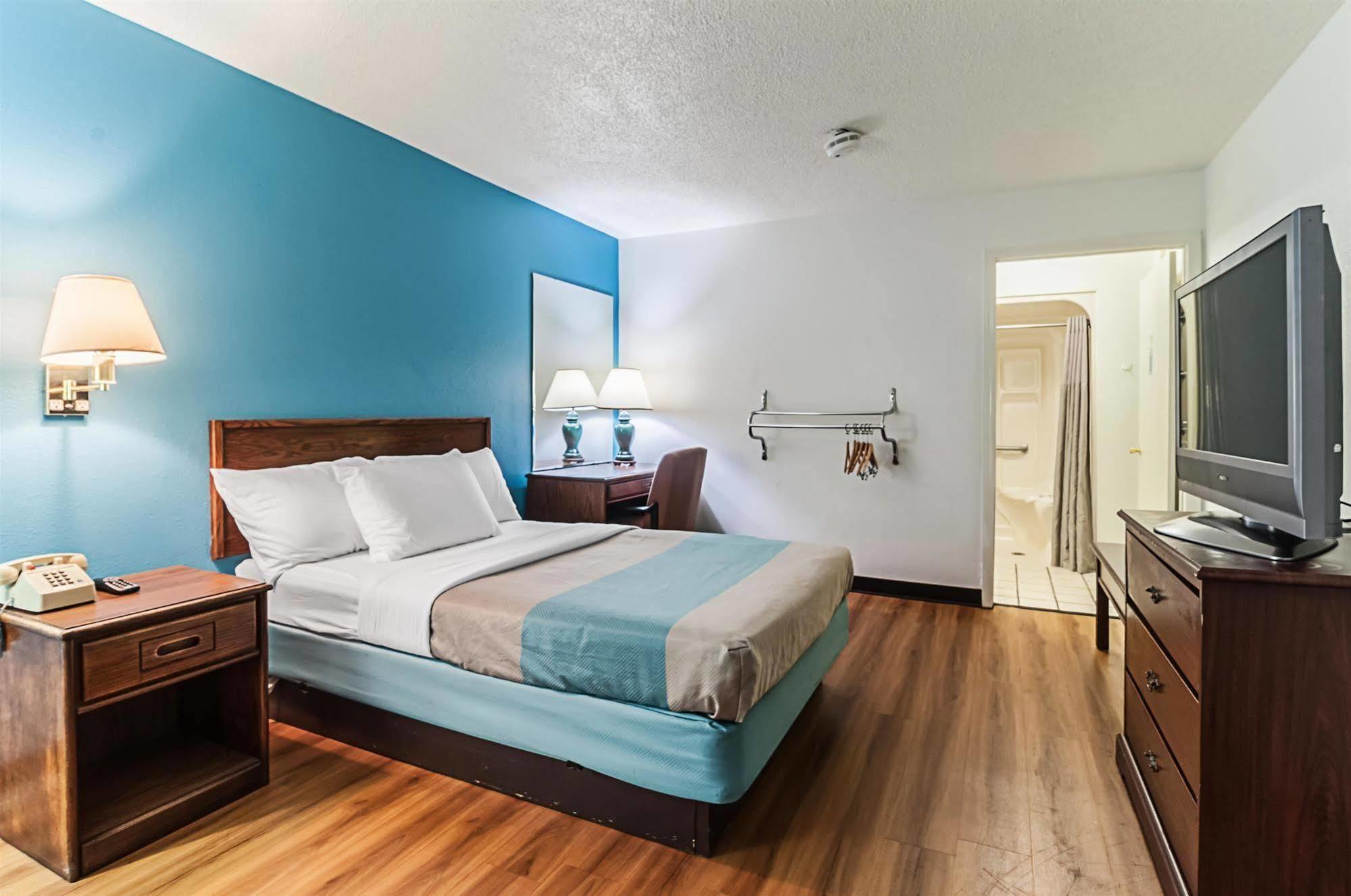 6-southgate, Mi - Detroit 2*